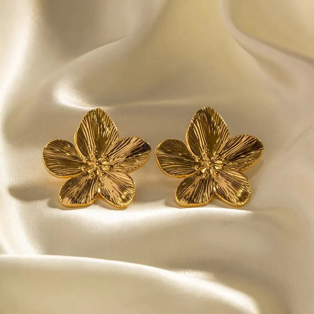 BowLift | Hibiscus Floral Stud Earrings
