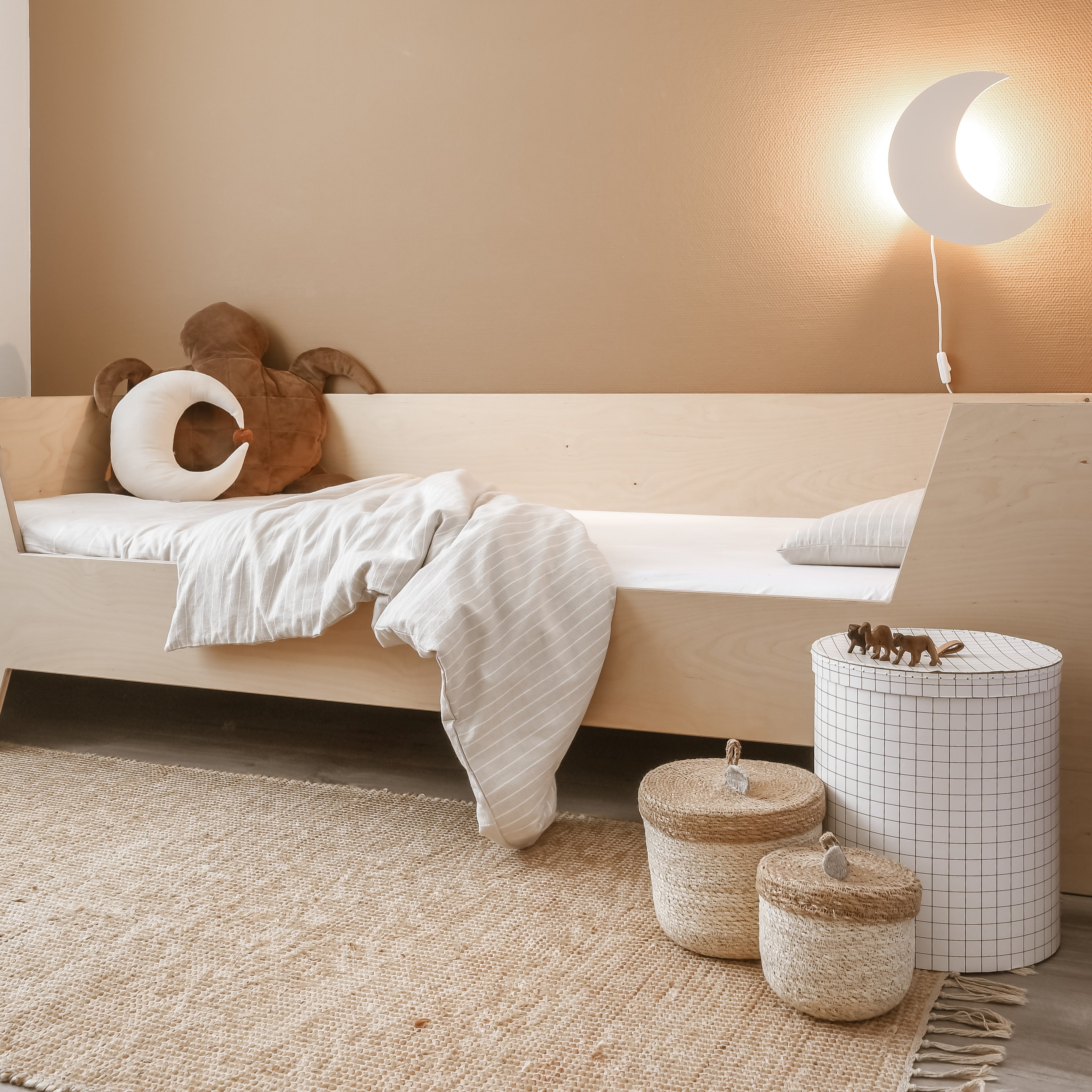 BowLift | Wooden Moon-Shaped Night Light for Kids