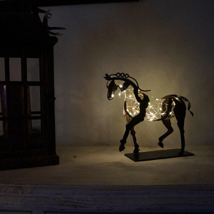 BowLift | Handmade Horse Figurine – Ferro