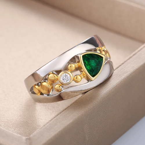 Aurora Vintage Ring with Enchanting Green Crystal Bowlift
