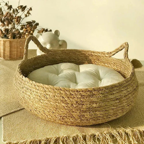 BowLift | Handmade Woven Cat Bed with Seasonal Pad