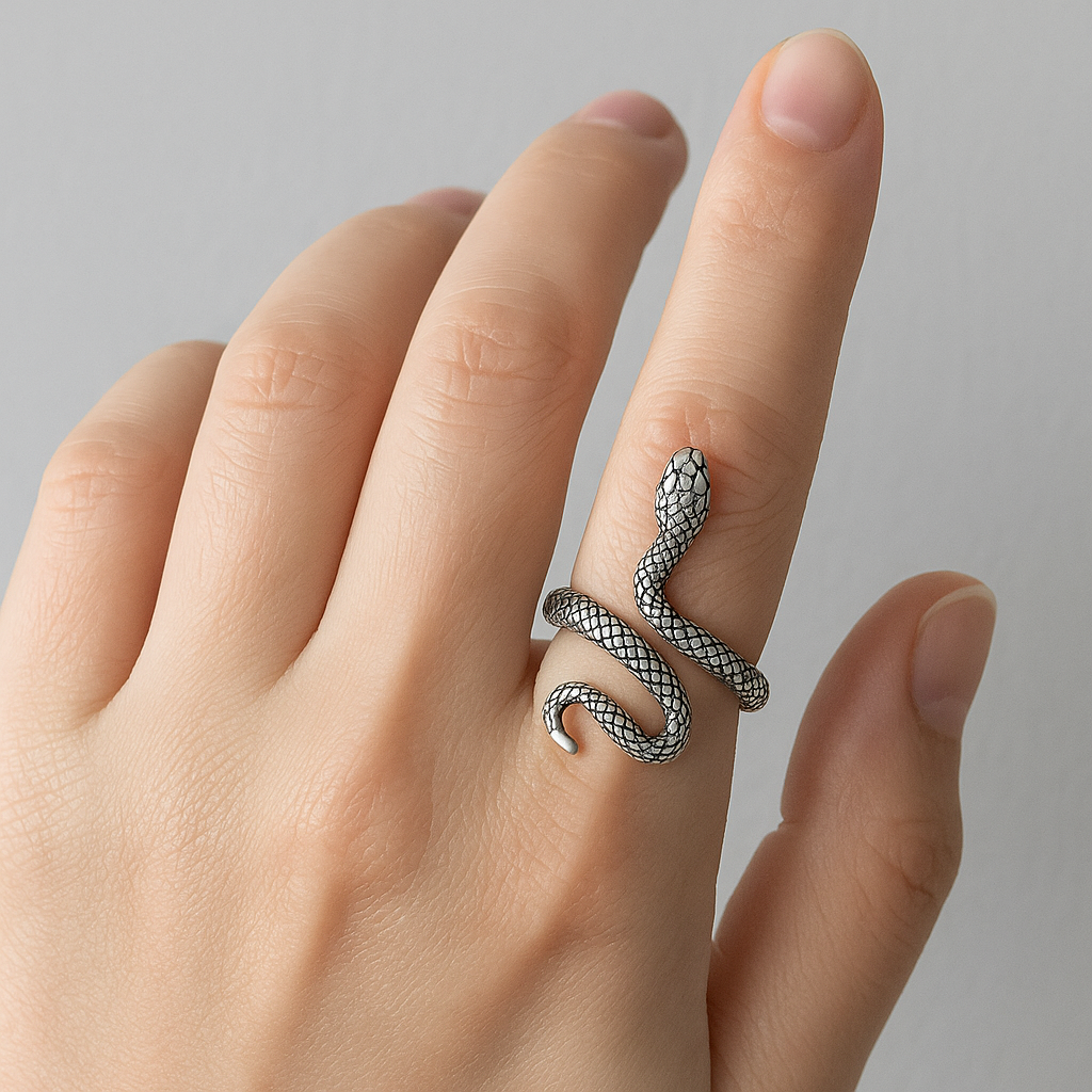 BowLift | Textured Snake Steel Ring
