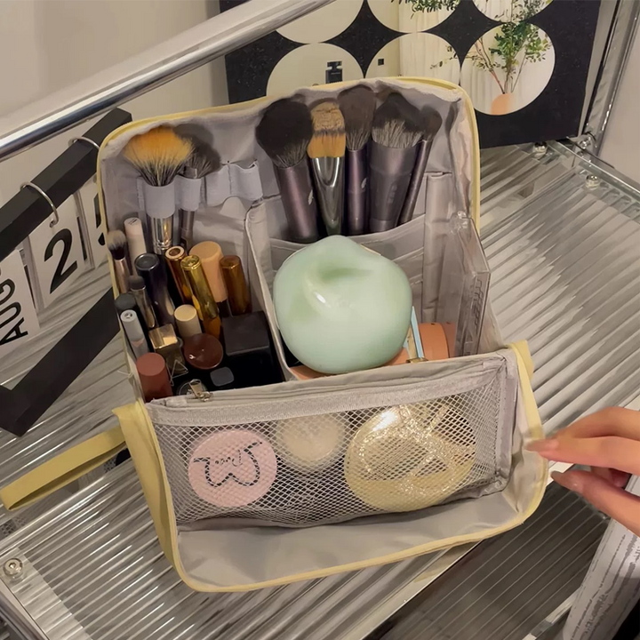 BowLift | Ultimate Travel Make-Up Bag