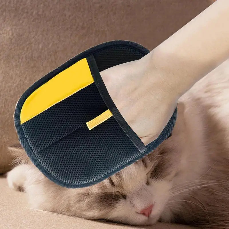 PurrBrush Care Glove – Hair-Free Pet Care and Massage Moment | Bowlift