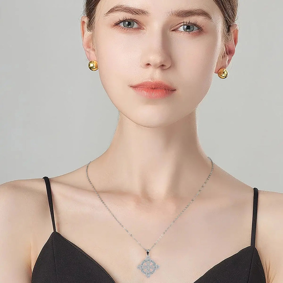 BowLift | WitchKnot Necklace