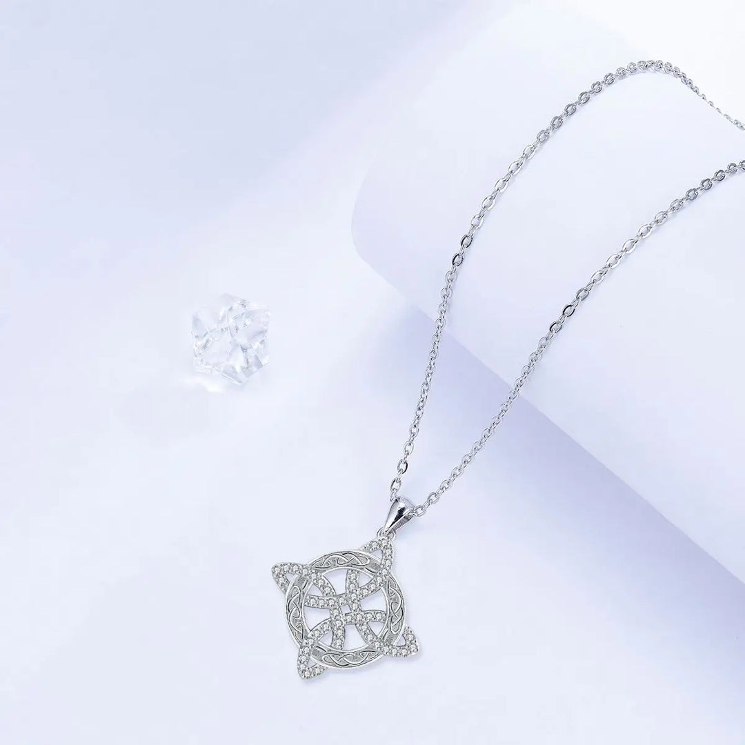 BowLift | WitchKnot Necklace