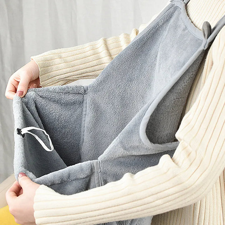 Cozy Cat Apron Bowlift