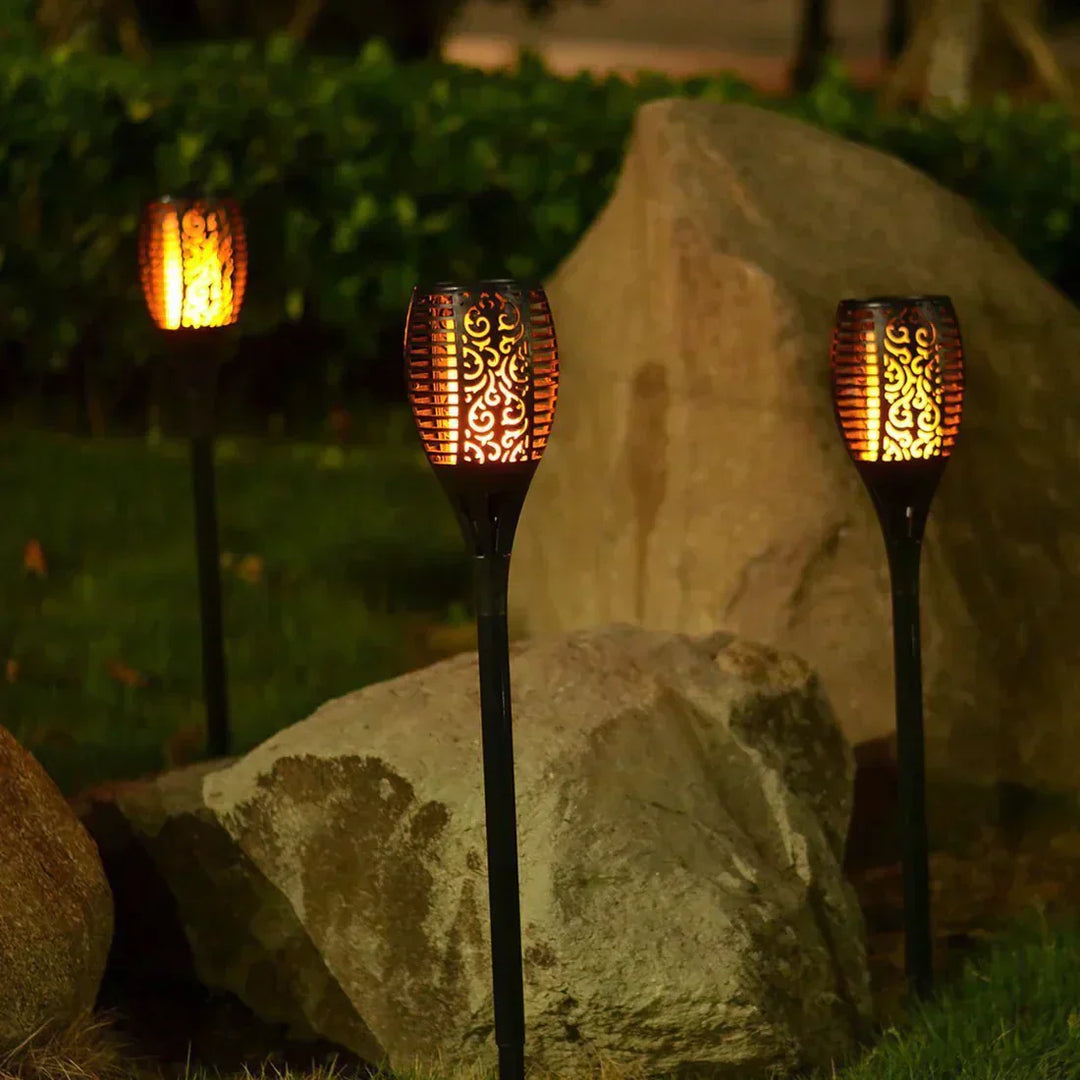 BowLift | SolarFlare – Outdoor Solar Torch with Realistic Flickering Flame & Weatherproof Design