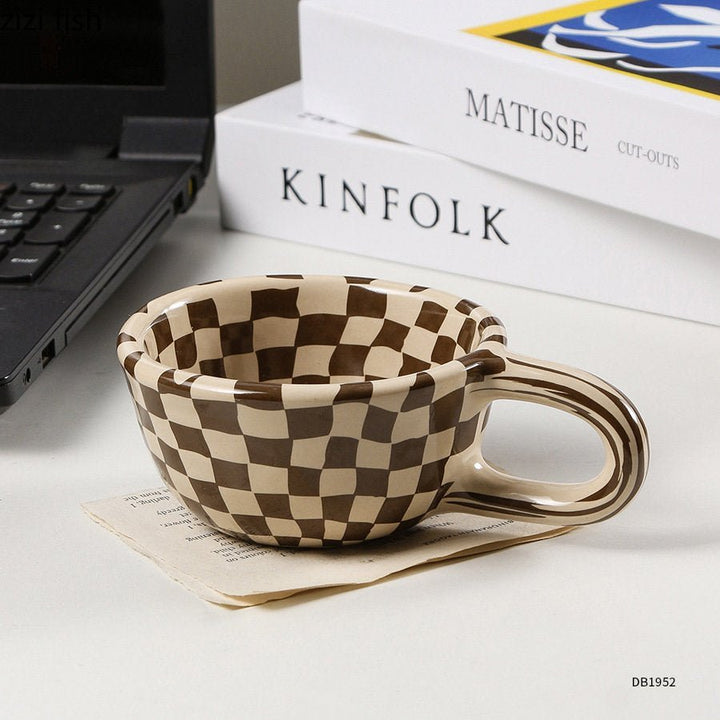 BowLift | Irregular checkered ceramic mug