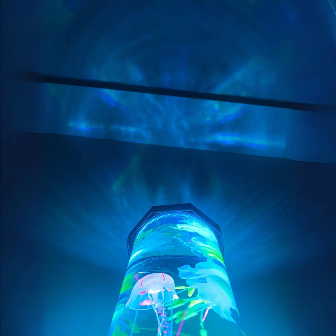 Jellyfish Aquarium Table Lamp | Bowlift