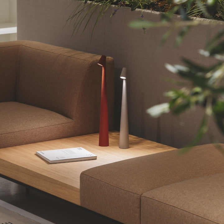 BowLift | Sculpting table lamp