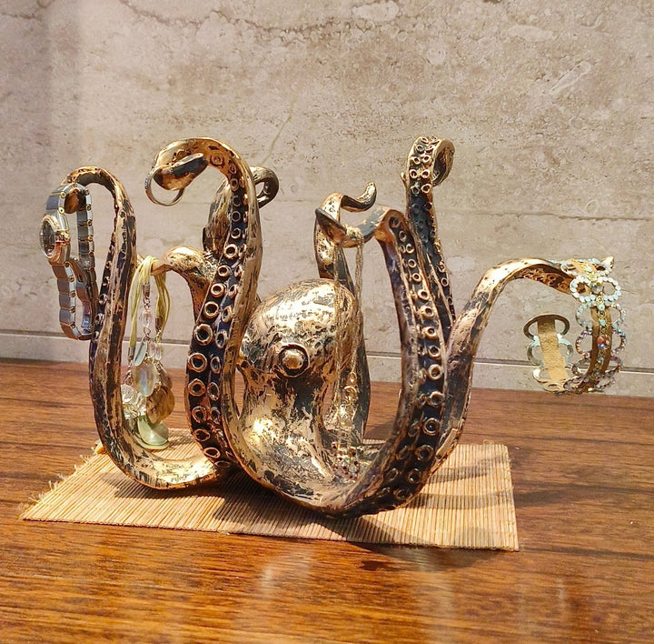 Kraken - Octopus Design Rustic Cruch Holder Bowlift
