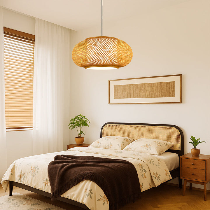 BowLift | Bamboo Pendant Lamp with Natural Design