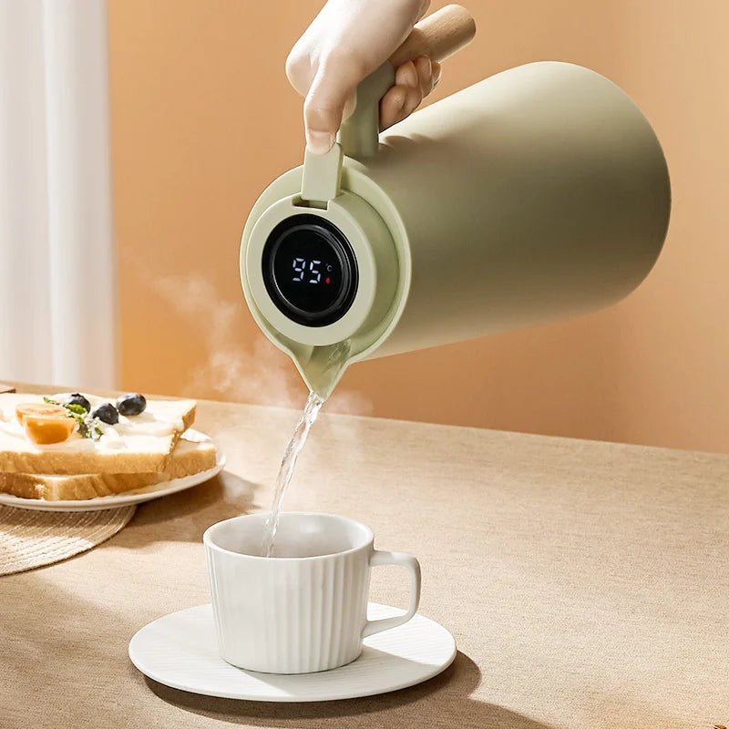 BowLift | Lattea – Thermal Jug with Temperature Display, Leak-Proof Design & Wooden Handle