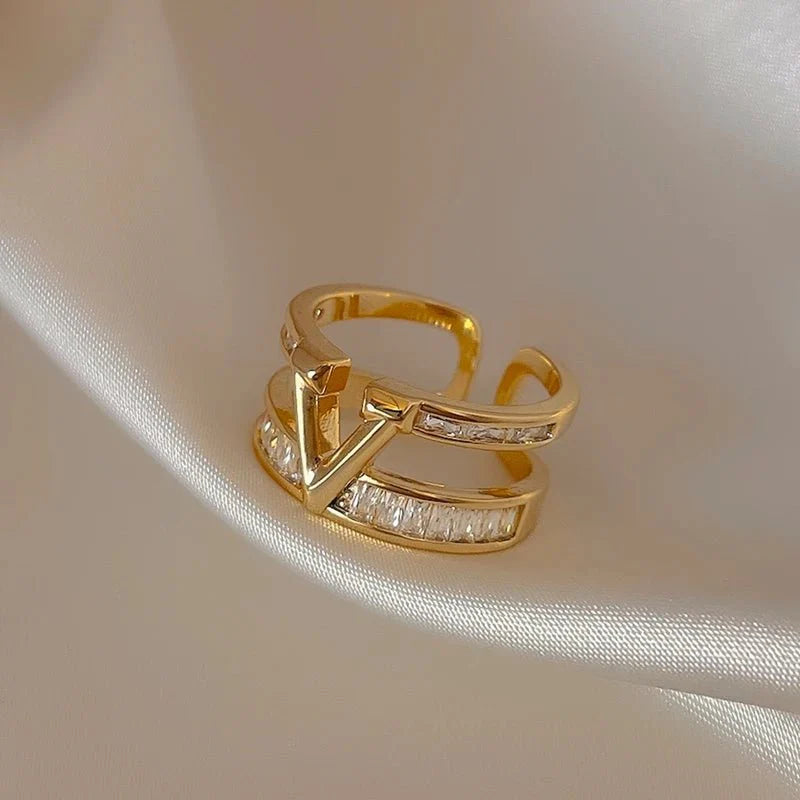 BowLift | Layered "V" Diamond Ring