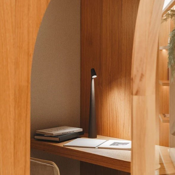 BowLift | Portable Table Lamp