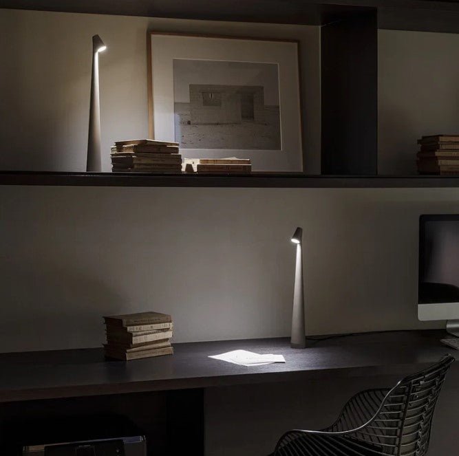 Bright portable table lamp Bowlift