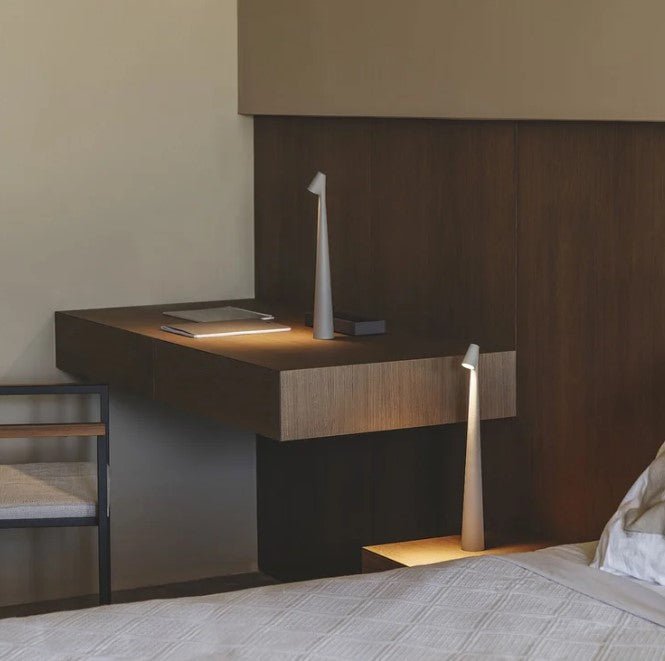 Bright portable table lamp Bowlift