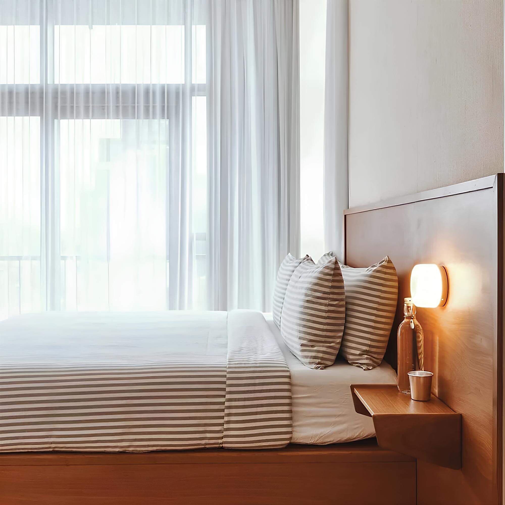 BowLift | Elegant Wall Lamp for Contemporary Interior