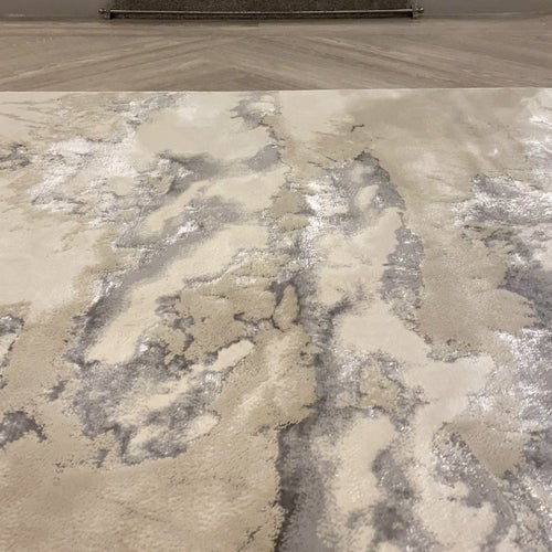 BowLift | Elegance of marble rug Maia in shades of gray and silver!