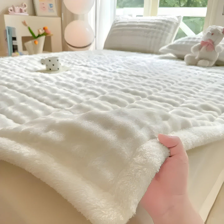 VelvetRest Bedding Set - Warmer Winter Milk Velvet Anti-Slip Mattress Cover | Bowlift
