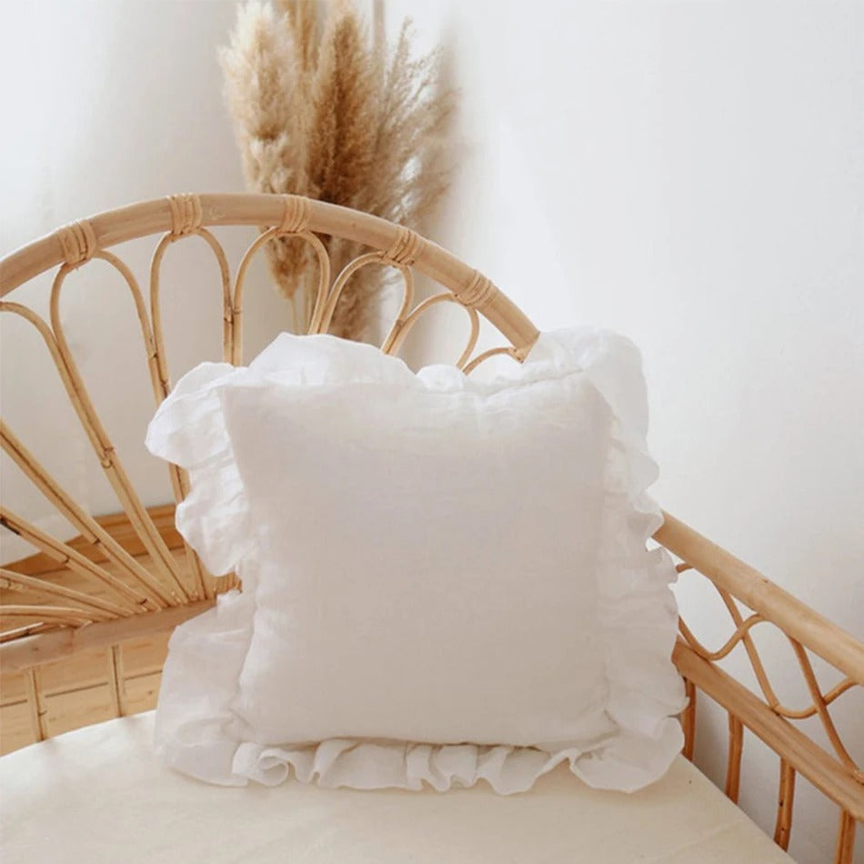 BowLift | Elegant Linen Cushion Cover - with Ruffles for Ultimate Comfort