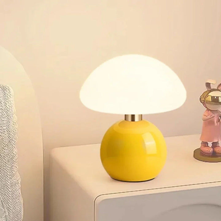 BowLift | Elegant Cream Table Lamp – Atmospheric Lighting for Home