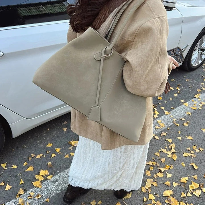 BowLift | Nakoo Luxe Tote Bag | Stylish and spacious bag for daily essentials