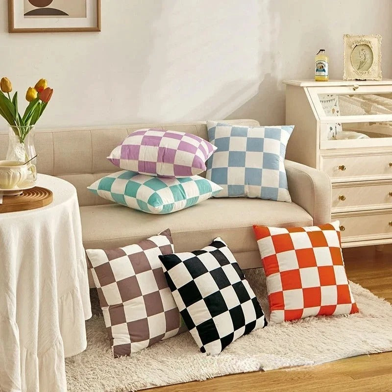 BowLift | Stylish Checkered Cushion – Trendy Must-Have for a Luxury Interior