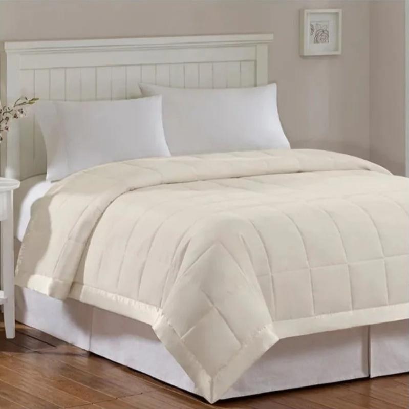 BowLift | BlueVelvet - Satin Accent Bedspread