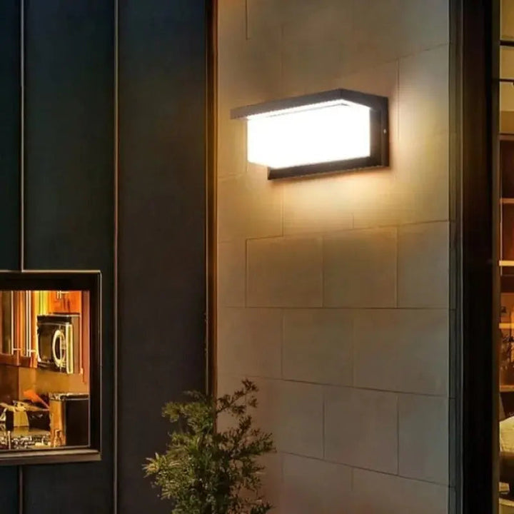 BowLift | Linea Outdoor Lighting - Waterproof LED Lighting incl. Motion Sensor