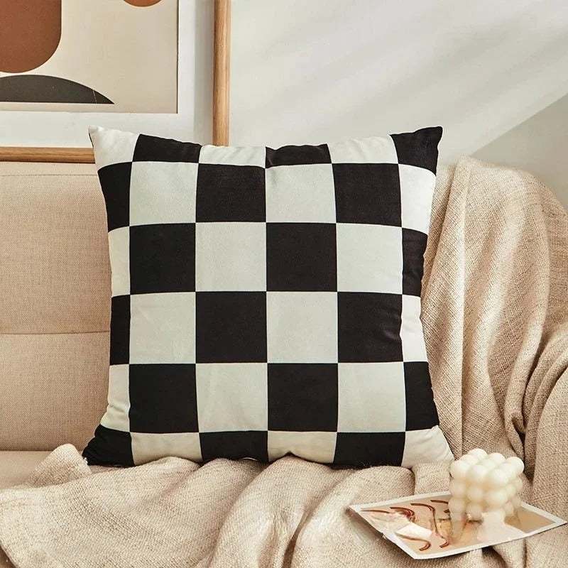 BowLift | Stylish Checkered Cushion – Trendy Must-Have for a Luxury Interior