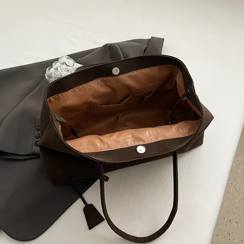 BowLift | Nakoo Luxe Tote Bag | Stylish and spacious bag for daily essentials