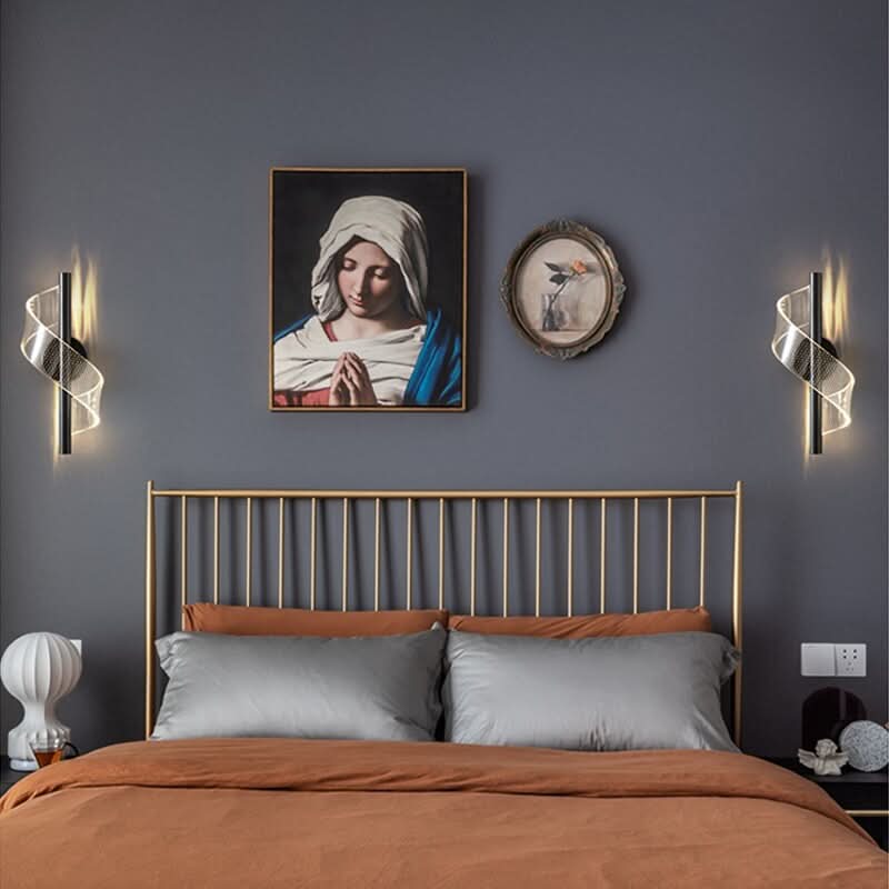 BowLift | Glasspilar Glass Candelabra LED Wall Sconce Light