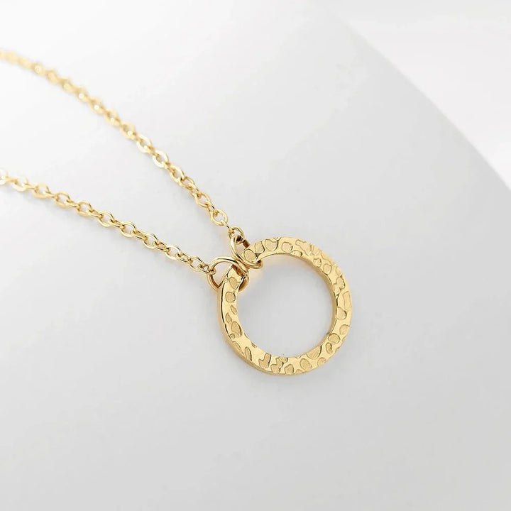 BowLift | Minimal Textured Circle Necklace