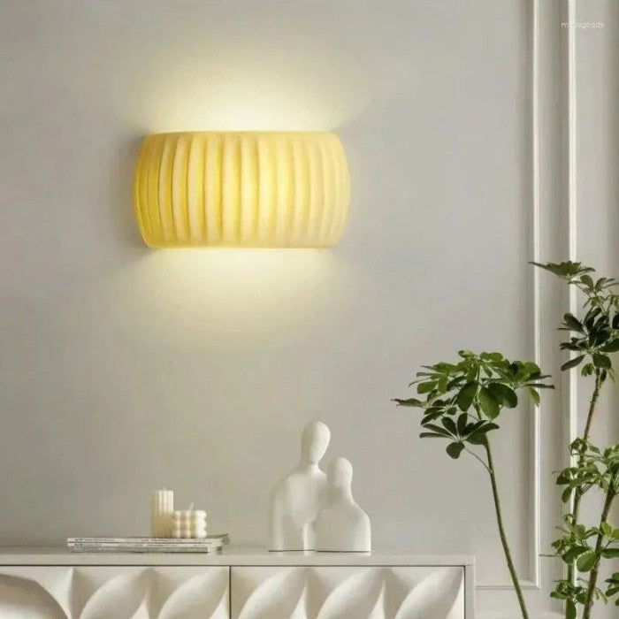 BowLift | Luxury Art Deco Wall Lamp made of Resin - Illuminate your Interior