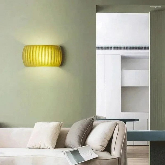 BowLift | Luxury Art Deco Wall Lamp made of Resin - Illuminate your Interior