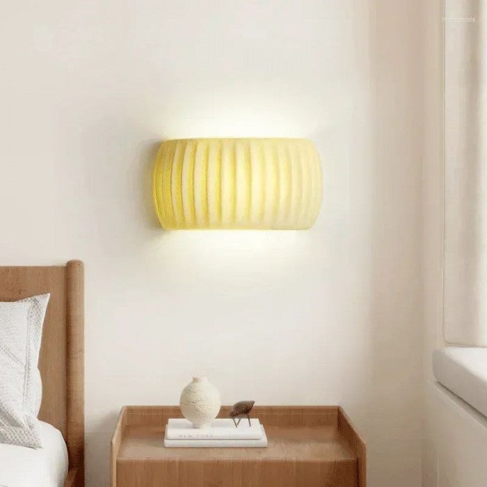 BowLift | Luxury Art Deco Wall Lamp made of Resin - Illuminate your Interior