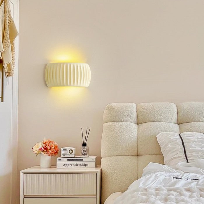 BowLift | Luxury Art Deco Wall Lamp made of Resin - Illuminate your Interior