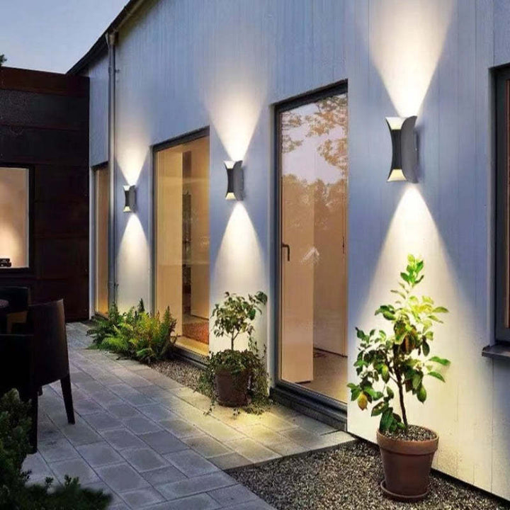 BowLift | Modern LED Outdoor Wall Lamp - LumiEdge