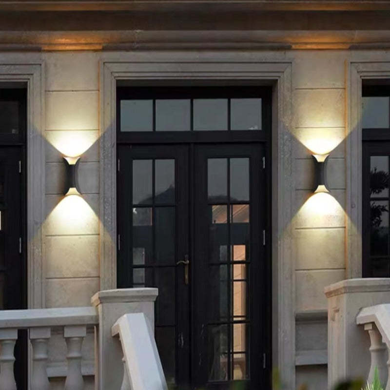 BowLift | Modern LED Outdoor Wall Lamp - LumiEdge