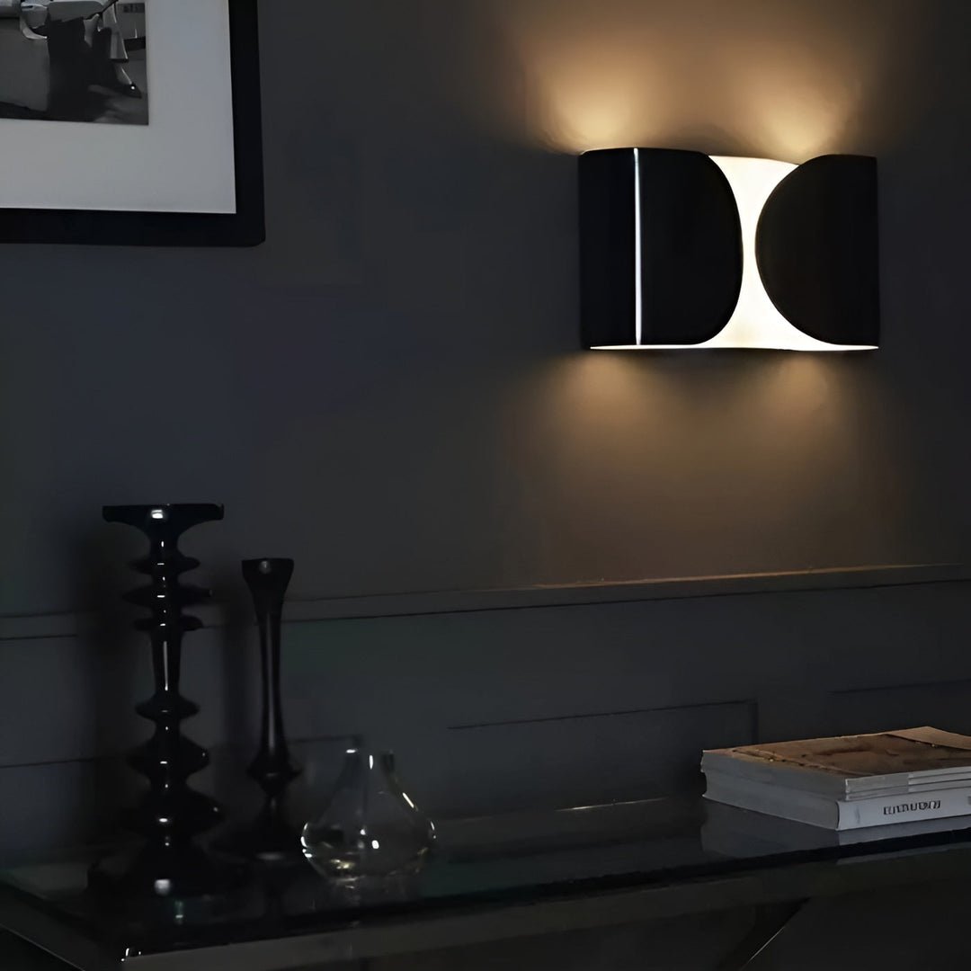 LuminaSquare Wall Lamp - Modern Design and Atmospheric Light | Bowlift