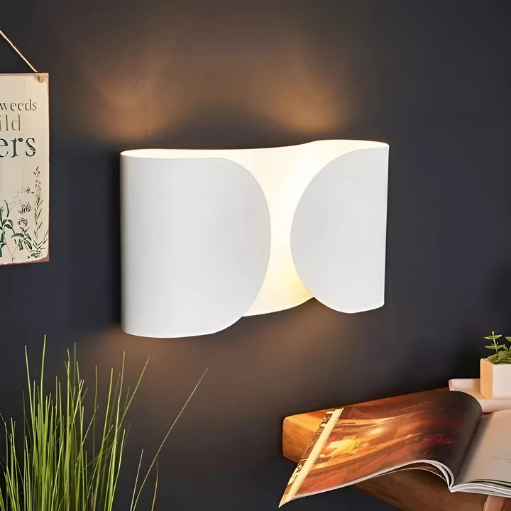LuminaSquare Wall Lamp - Modern Design and Atmospheric Light | Bowlift
