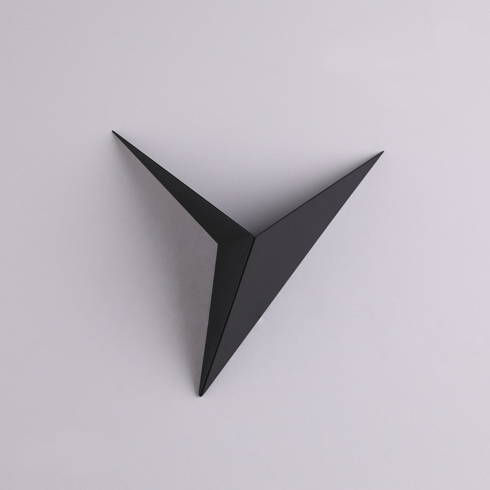 BowLift | Modern Triangular Wall Lamp - TrigoLux