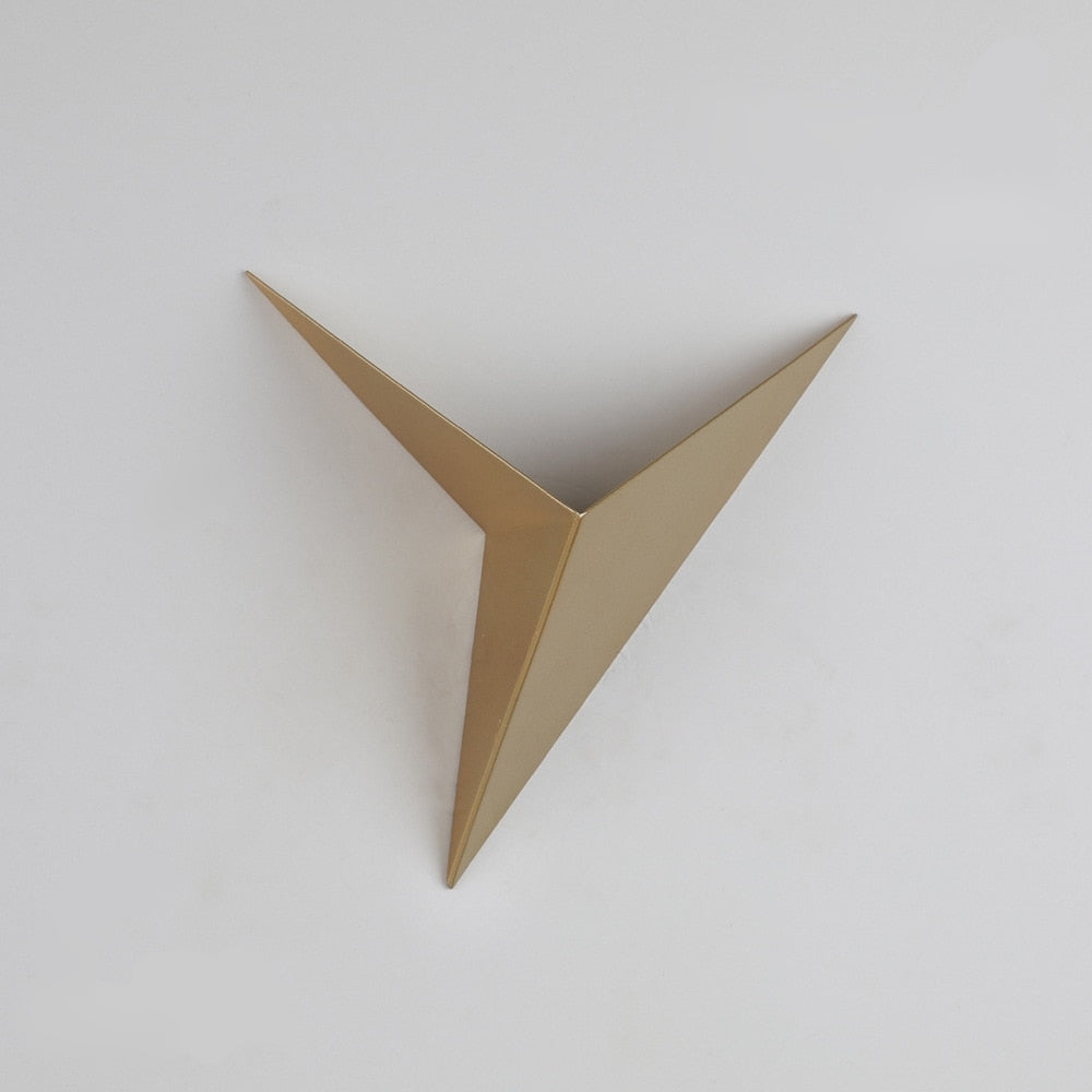 BowLift | Modern Triangular Wall Lamp - TrigoLux