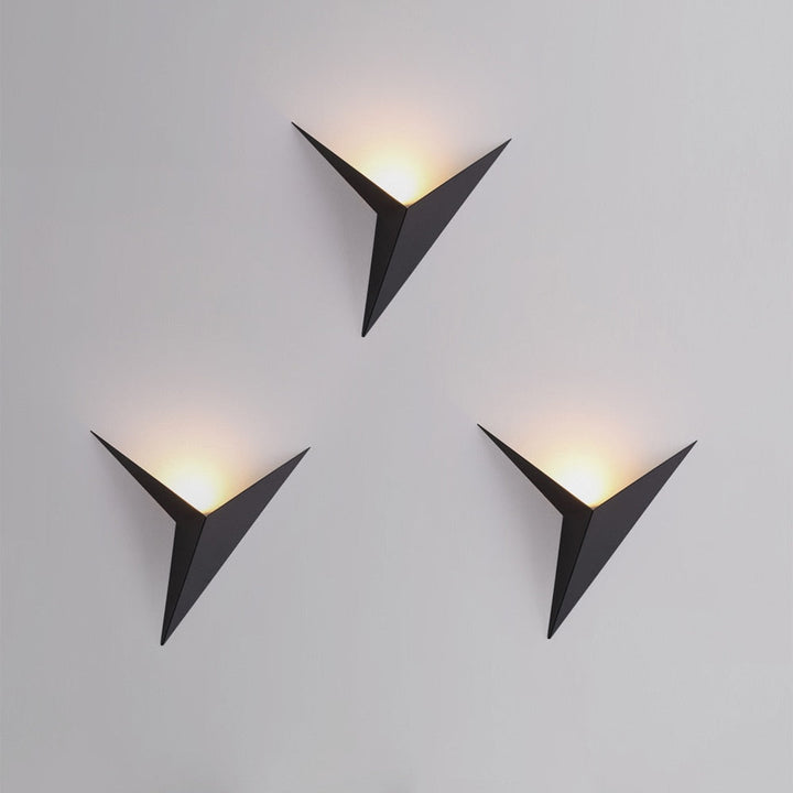 BowLift | Modern Triangular Wall Lamp - TrigoLux