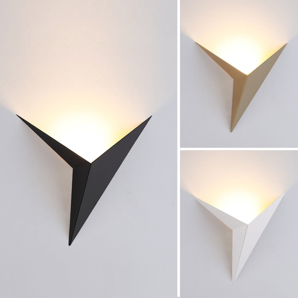 BowLift | Modern Triangular Wall Lamp - TrigoLux