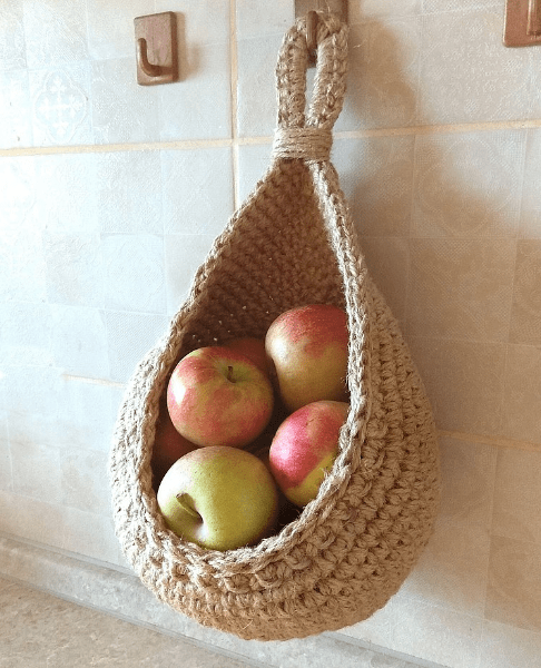 BowLift | Nestoria – Hanging jute basket for kitchen storage