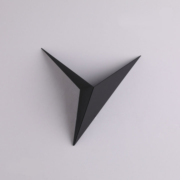 Modern Triangular Wall Lamp - TrigoLux | Bowlift