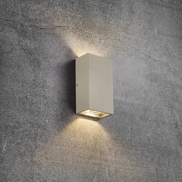 Cyrus LED Wall Lamp DimmaBowlifte | Bowlift